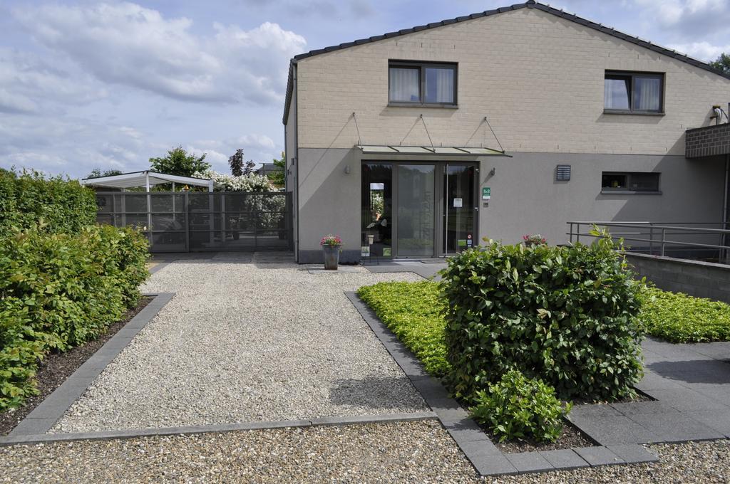 B&B De Edelsteen Zutendaal Esterno foto